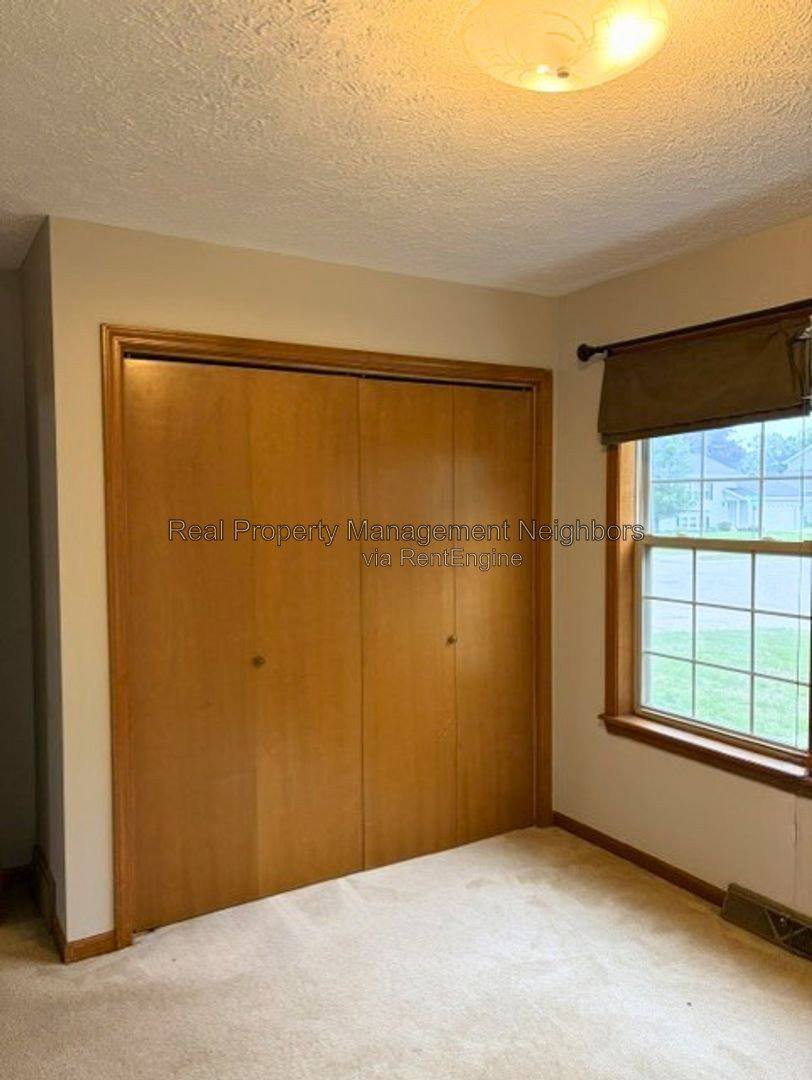 House for rent at 1662 Klaver St SW, Wyoming, MI 49519