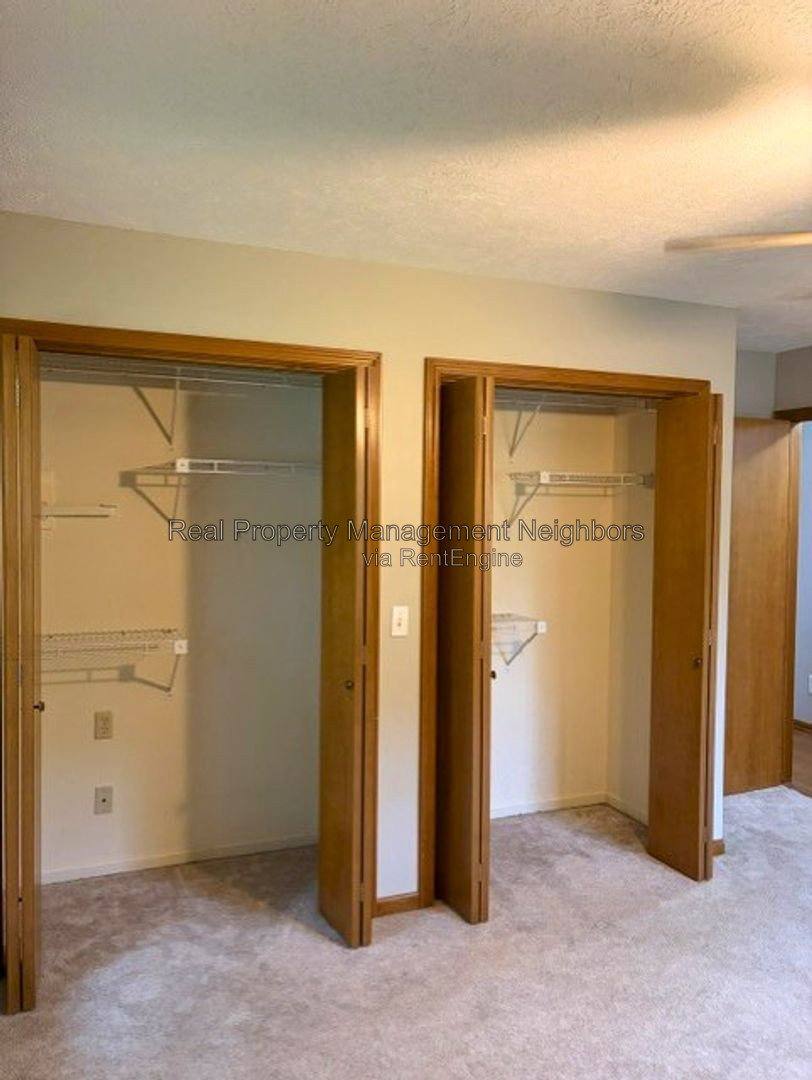 House for rent at 1662 Klaver St SW, Wyoming, MI 49519