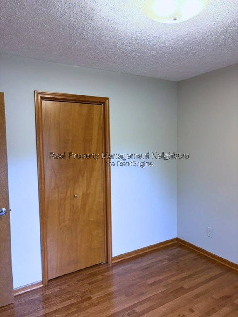 House for rent at 1662 Klaver St SW, Wyoming, MI 49519
