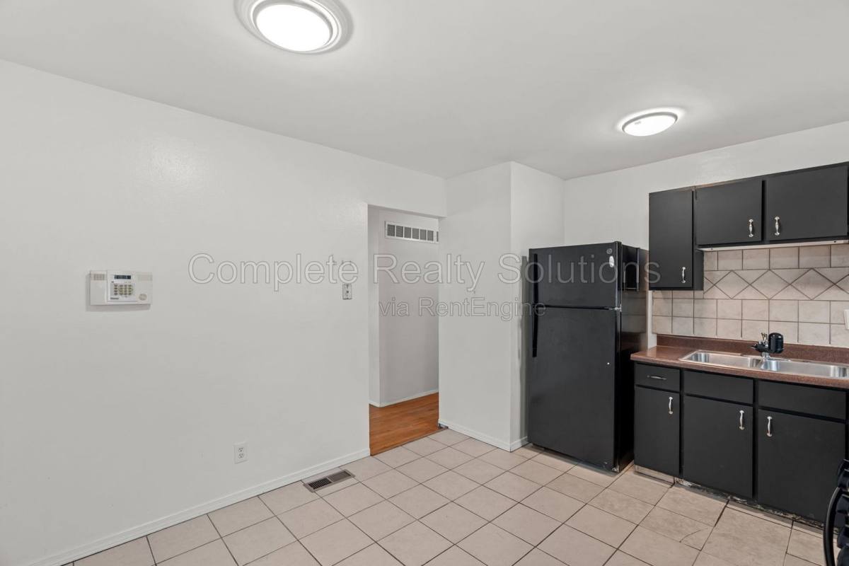 House for rent at 1404 Farmview Ave, St. Louis, MO 63138