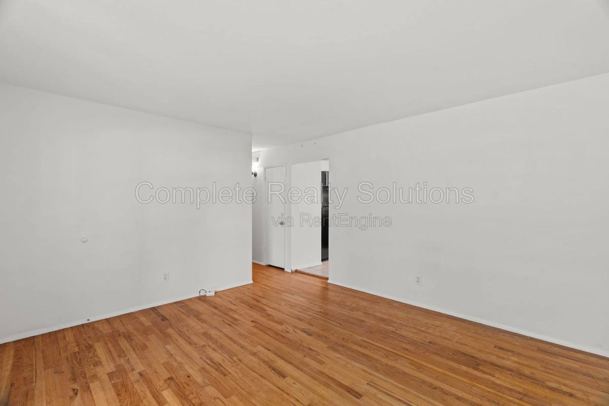 House for rent at 1404 Farmview Ave, St. Louis, MO 63138