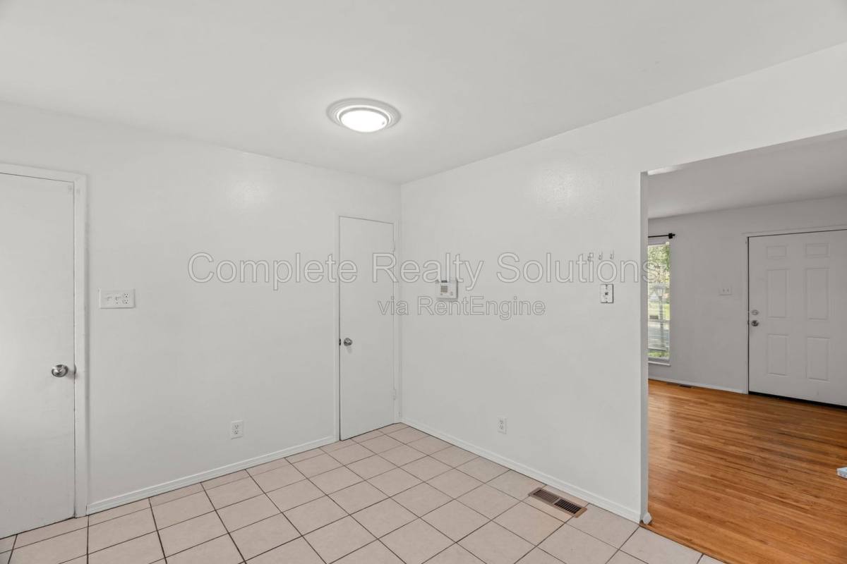 House for rent at 1404 Farmview Ave, St. Louis, MO 63138