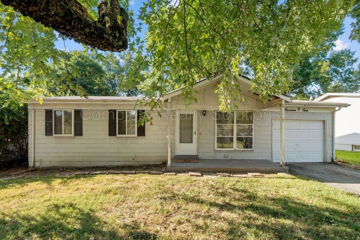 House for rent at 1404 Farmview Ave, St. Louis, MO 63138