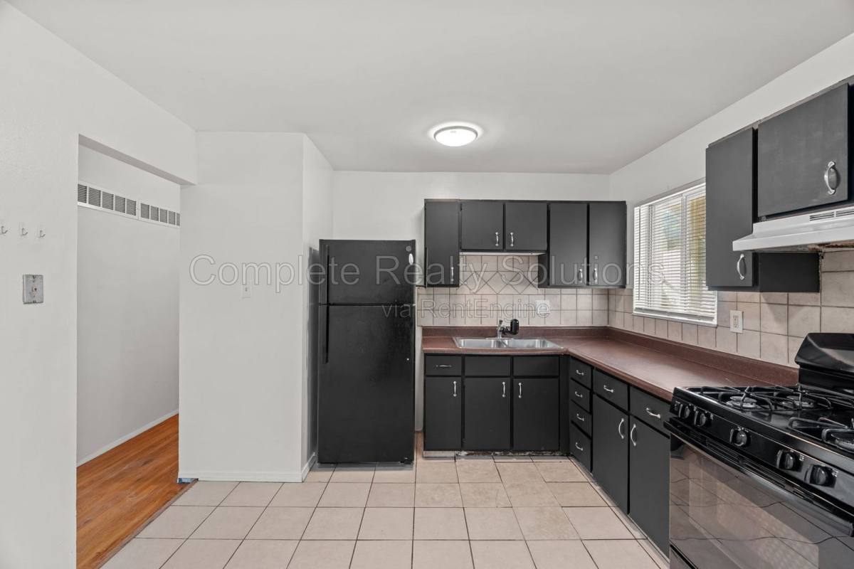 House for rent at 1404 Farmview Ave, St. Louis, MO 63138