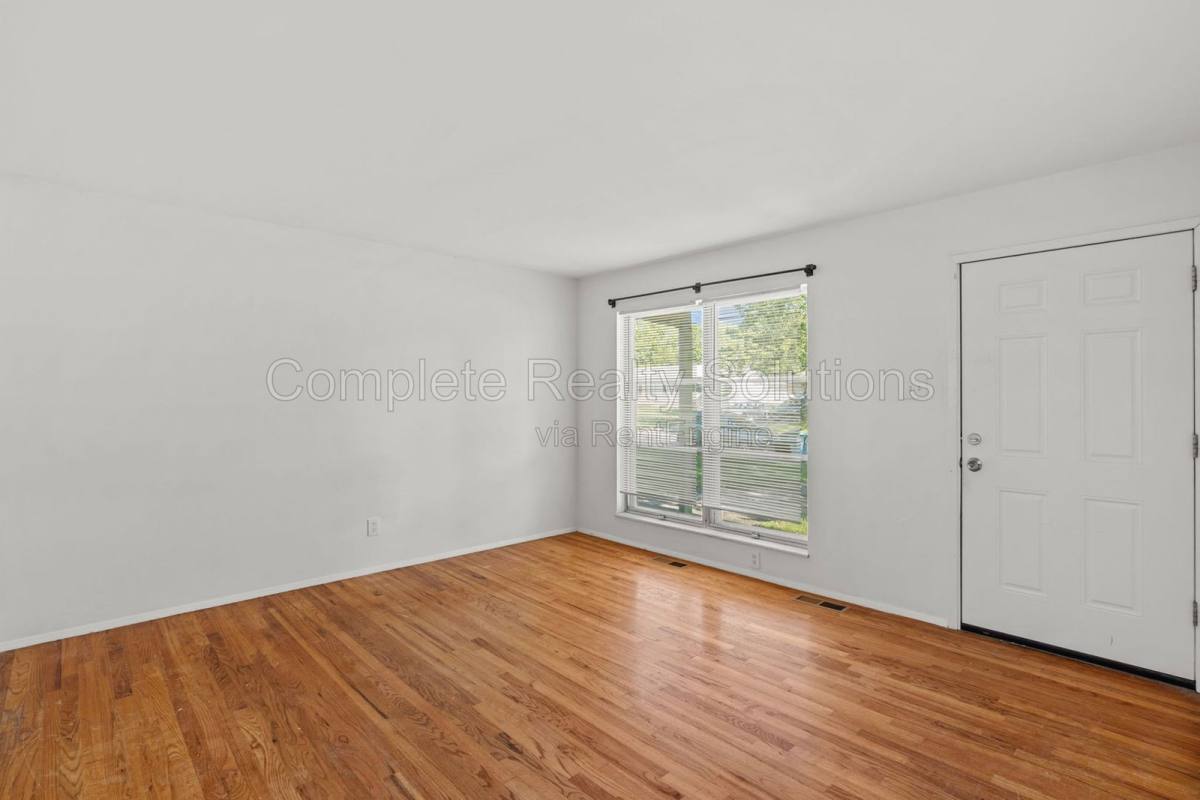 House for rent at 1404 Farmview Ave, St. Louis, MO 63138