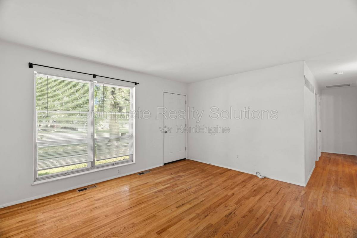 House for rent at 1404 Farmview Ave, St. Louis, MO 63138
