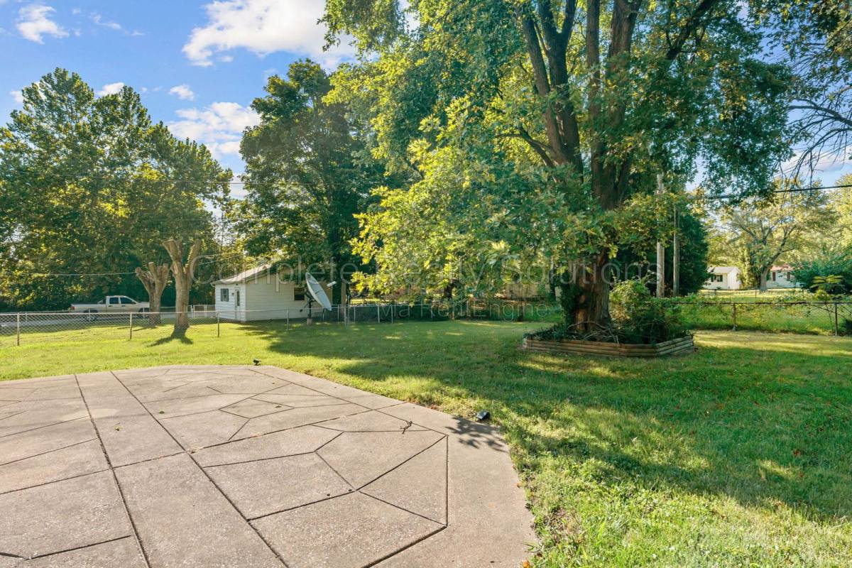 House for rent at 1404 Farmview Ave, St. Louis, MO 63138