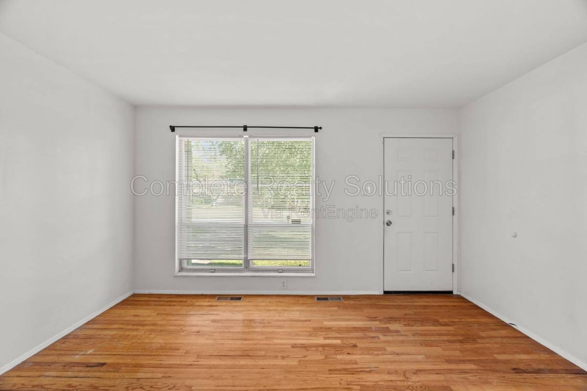 House for rent at 1404 Farmview Ave, St. Louis, MO 63138