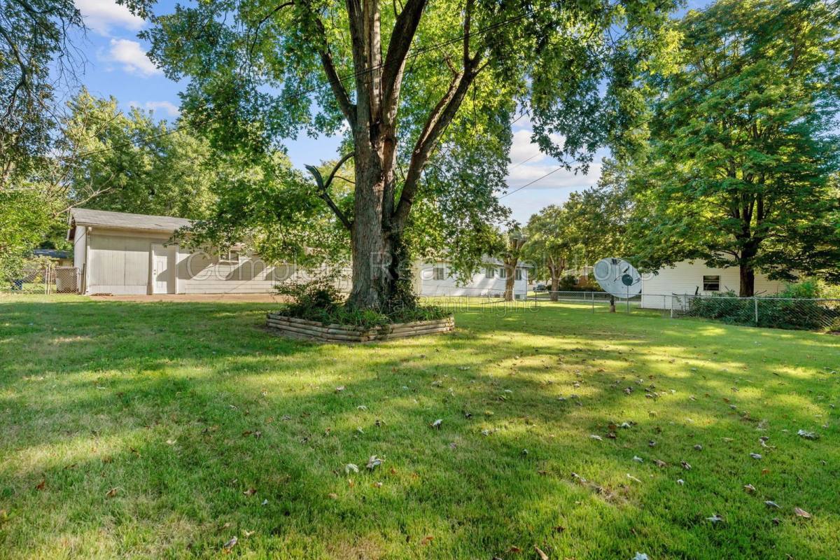 House for rent at 1404 Farmview Ave, St. Louis, MO 63138