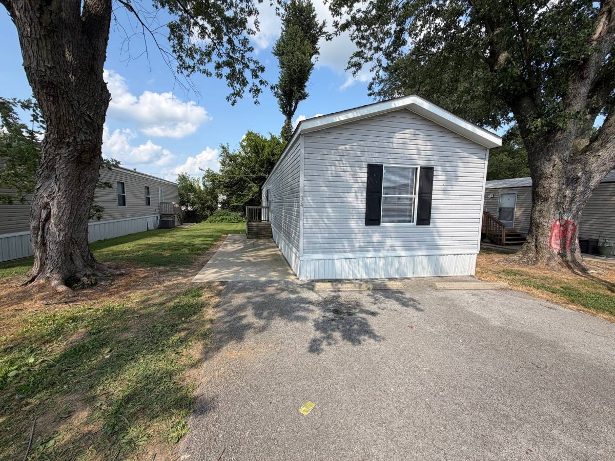 House for rent at 34 Locust St, Hopkinsville, KY 42240