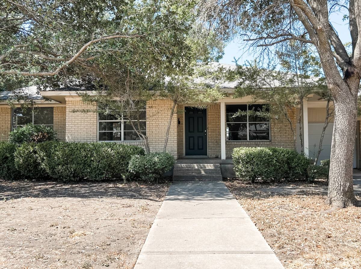 House for rent at 1611 M Ave, Plano, TX 75074