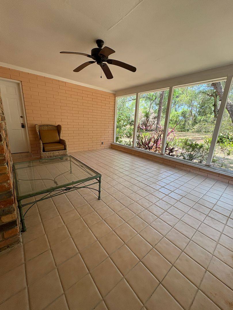 House for rent at 2227 Country Club Dr, Deland, FL 32724