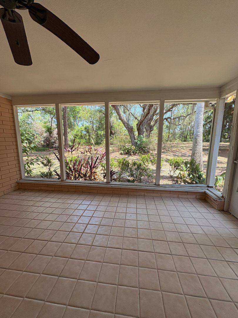 House for rent at 2227 Country Club Dr, Deland, FL 32724