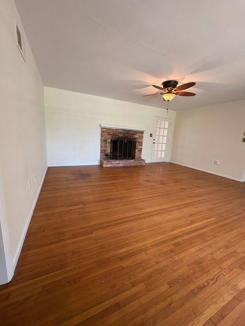 House for rent at 2227 Country Club Dr, Deland, FL 32724