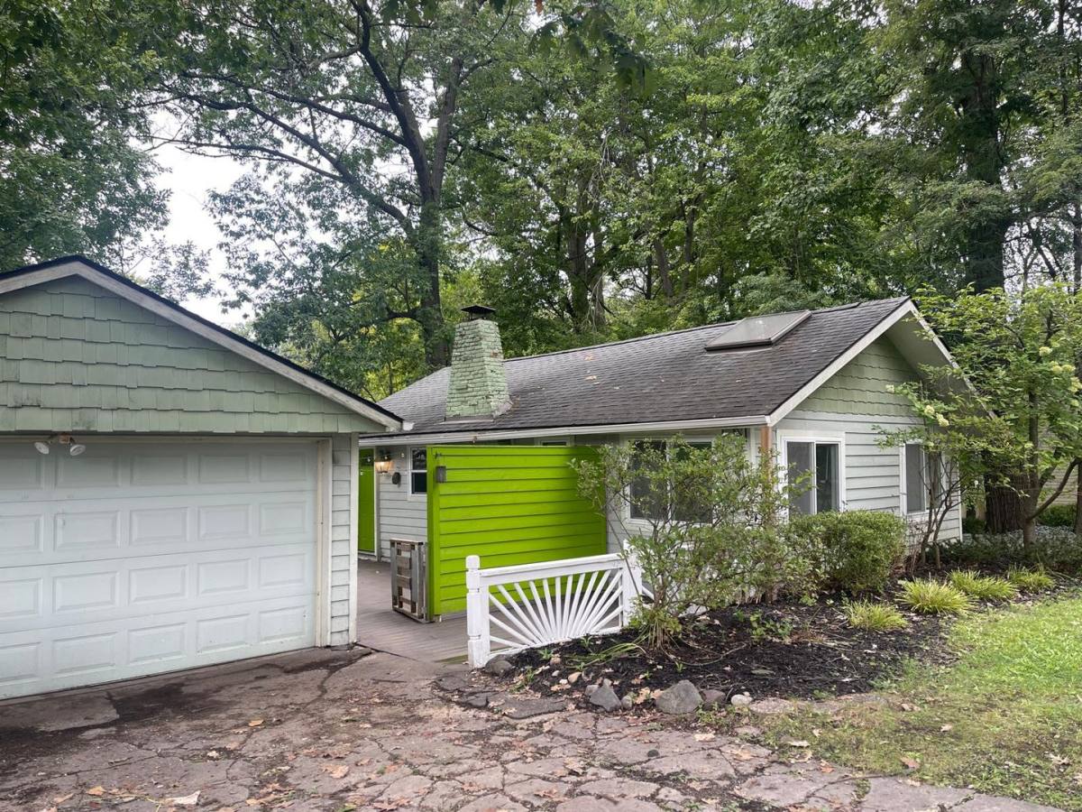 House for rent at 3770 Woodview Ave, West Bloomfield, MI 48324