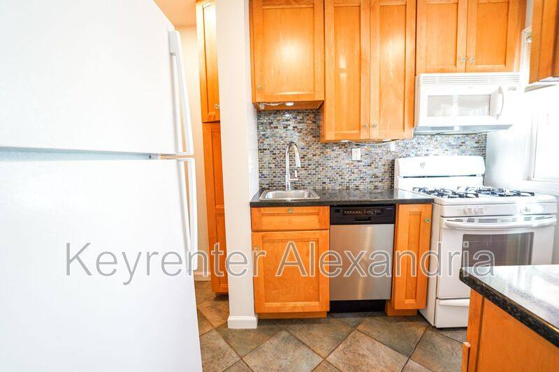 Townhouse for rent at 511 E Windsor Ave #B, Alexandria, VA 22301