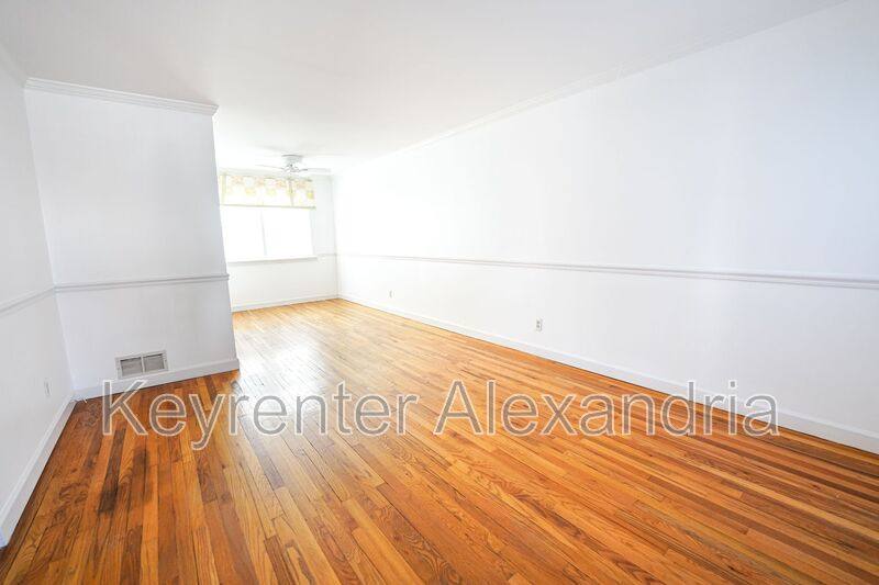 Townhouse for rent at 511 E Windsor Ave #B, Alexandria, VA 22301