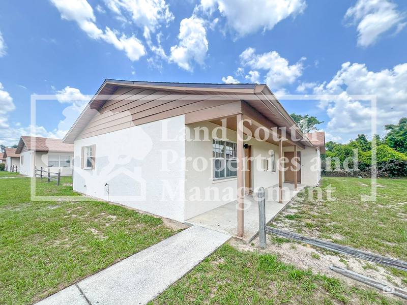 House for rent at 5825 Charlton Dr, Lakeland, FL 33812