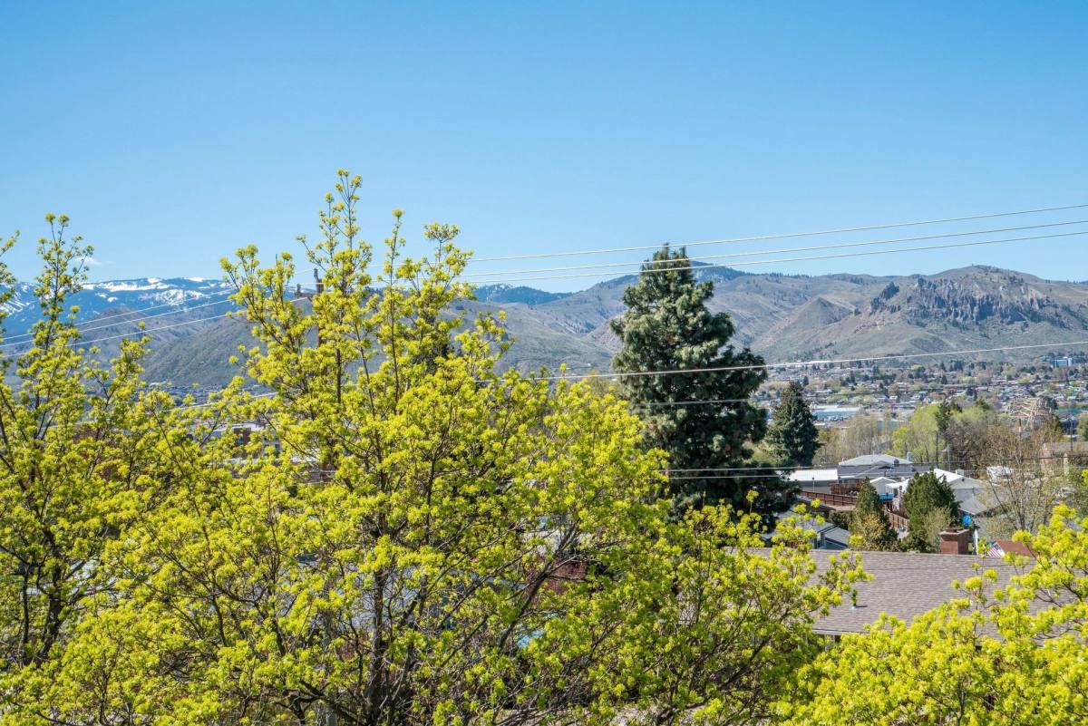 Apartment for rent at 655 NE 4th, East Wenatchee, WA 98802