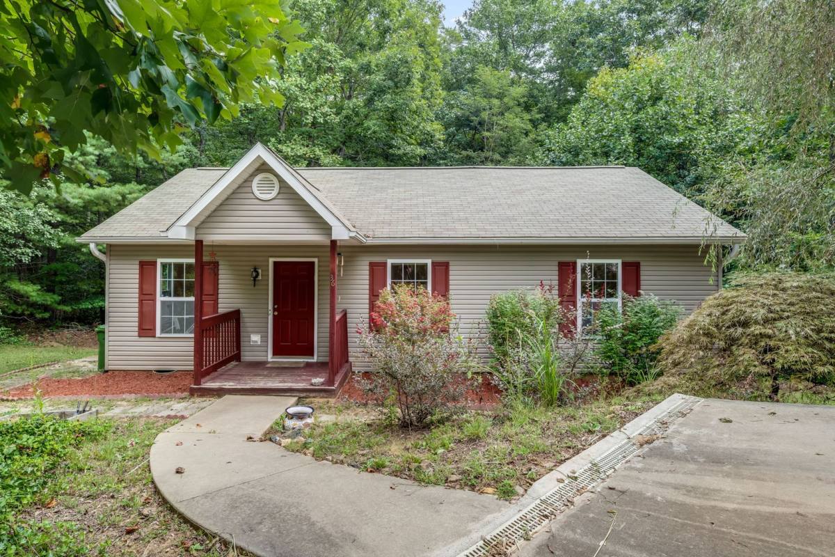 House for rent at 36 Rocking Porch Lane, Asheville, NC 28805
