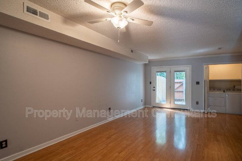 Townhouse for rent at 8151 Oldfield Rd SW #3, Huntsville, AL 35802