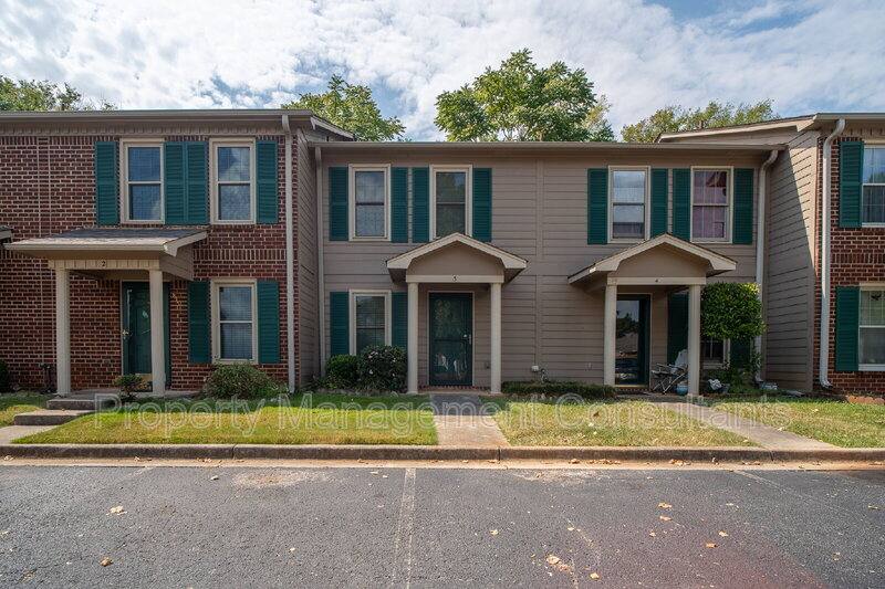 Townhouse for rent at 8151 Oldfield Rd SW #3, Huntsville, AL 35802