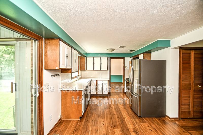 House for rent at 1280 Linwood Ave SW, North Canton, OH 44720