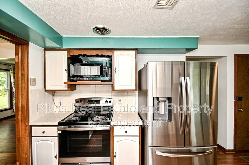 House for rent at 1280 Linwood Ave SW, North Canton, OH 44720