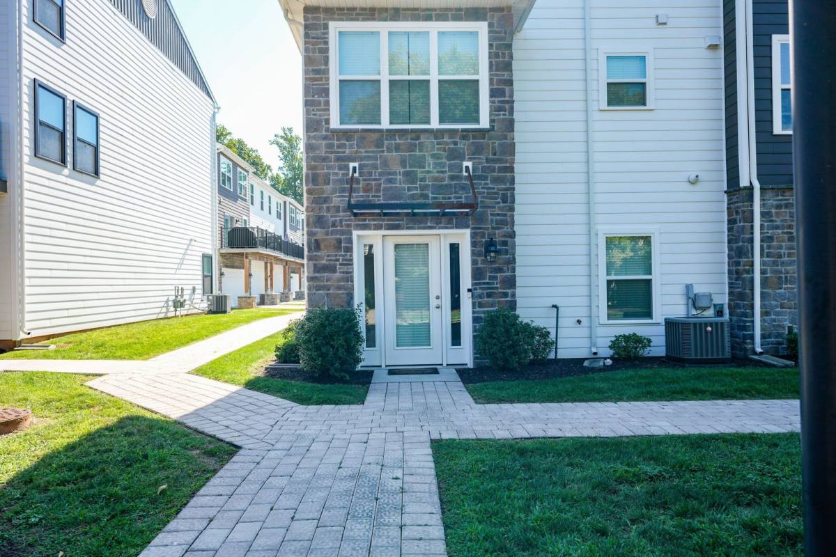Townhouse for rent at 119 High Pointe Dr, Hummelstown, PA 17036