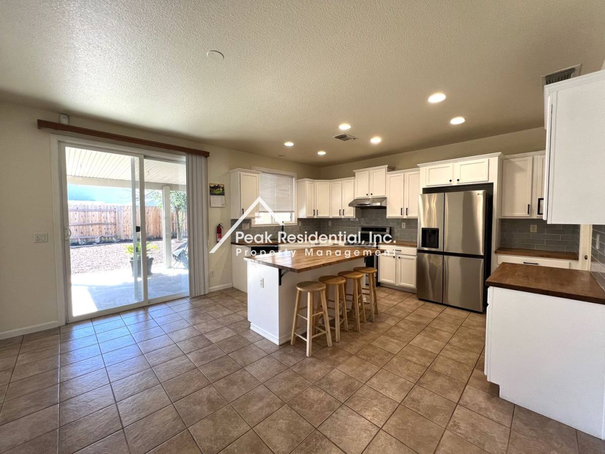 House for rent at 8220 Sheldon Place Dr, Elk Grove, CA 95624