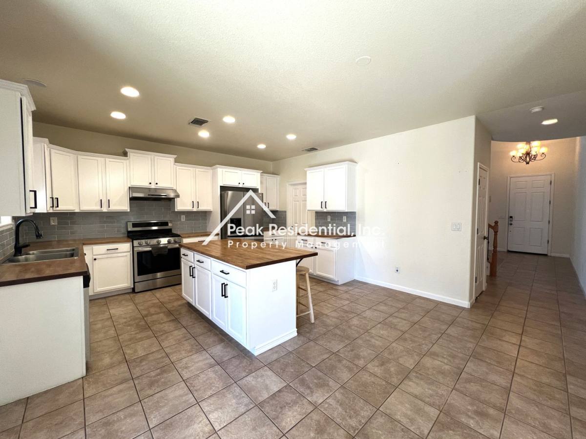House for rent at 8220 Sheldon Place Dr, Elk Grove, CA 95624