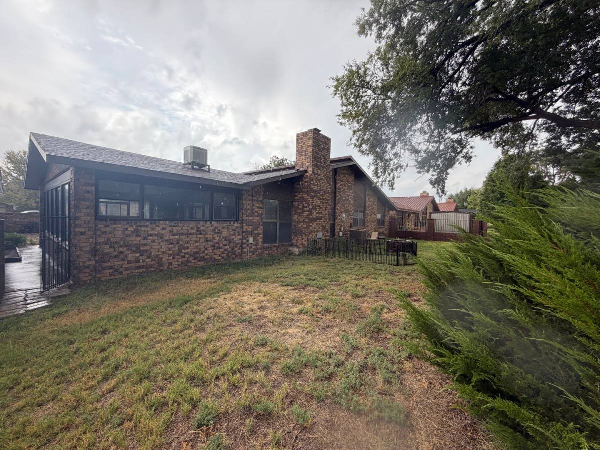 House for rent at 1712 Colonial Parkway, Clovis, NM 88101