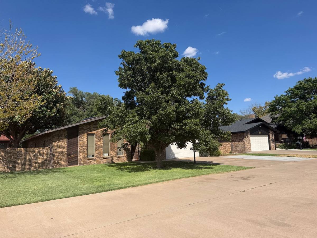 House for rent at 1712 Colonial Parkway, Clovis, NM 88101