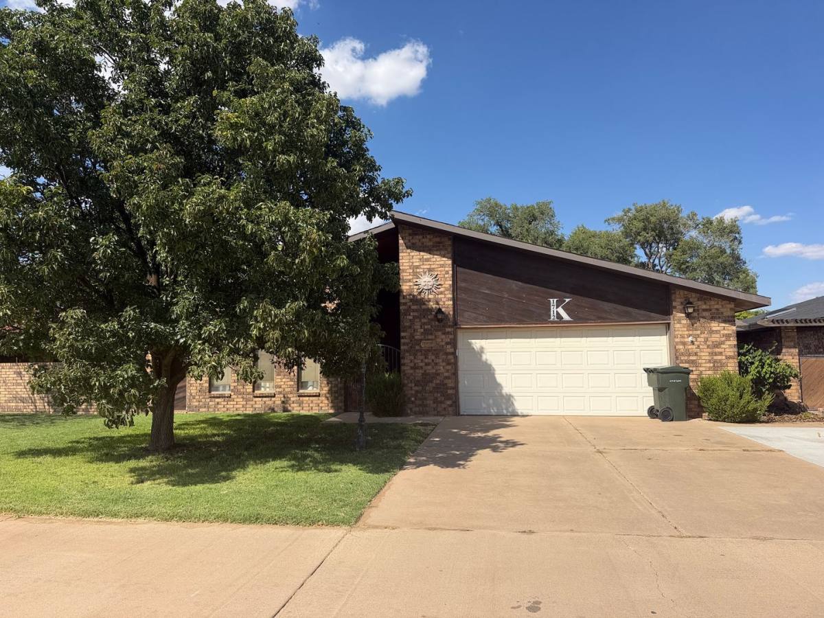 House for rent at 1712 Colonial Parkway, Clovis, NM 88101