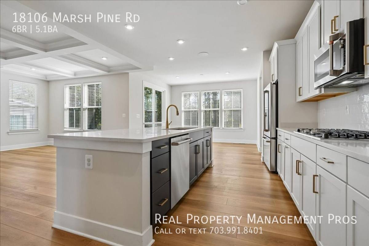 House for rent at 18106 Marsh Pine Rd, Dumfries, VA 22026