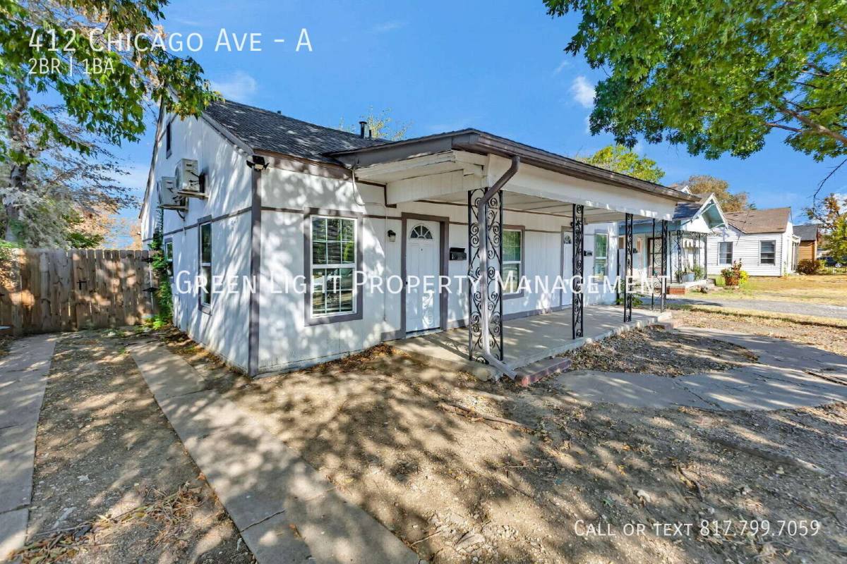 Apartment for rent at 412 Chicago Ave #A, Fort Worth, TX 76103