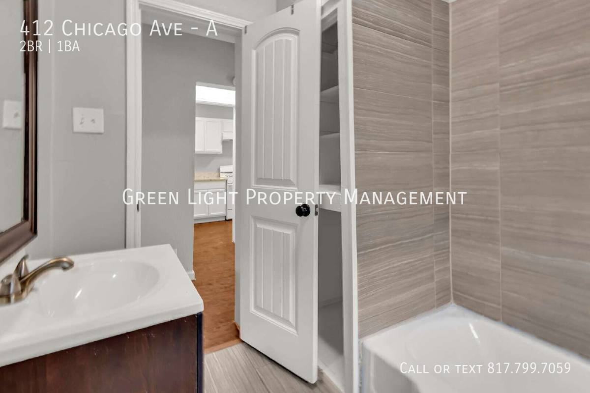 Apartment for rent at 412 Chicago Ave #A, Fort Worth, TX 76103