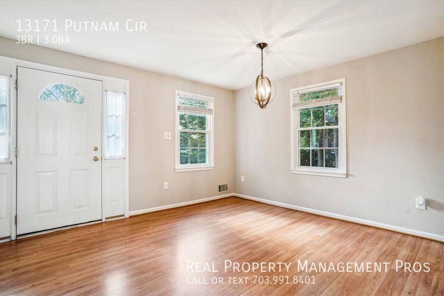 Townhouse for rent at 13171 Putnam Circle, Woodbridge, VA 22191