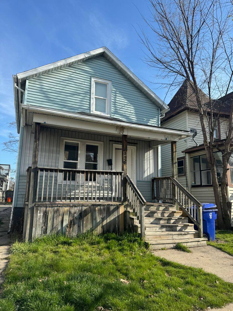 House for rent at 1126 61st St, Kenosha, WI 53143