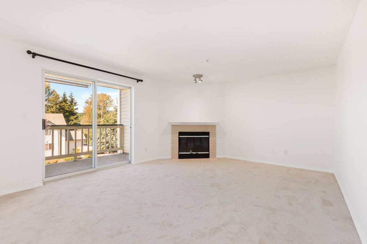 Condo for rent at 5000 Lake Washington Blvd NE #E202, Renton, WA 98056