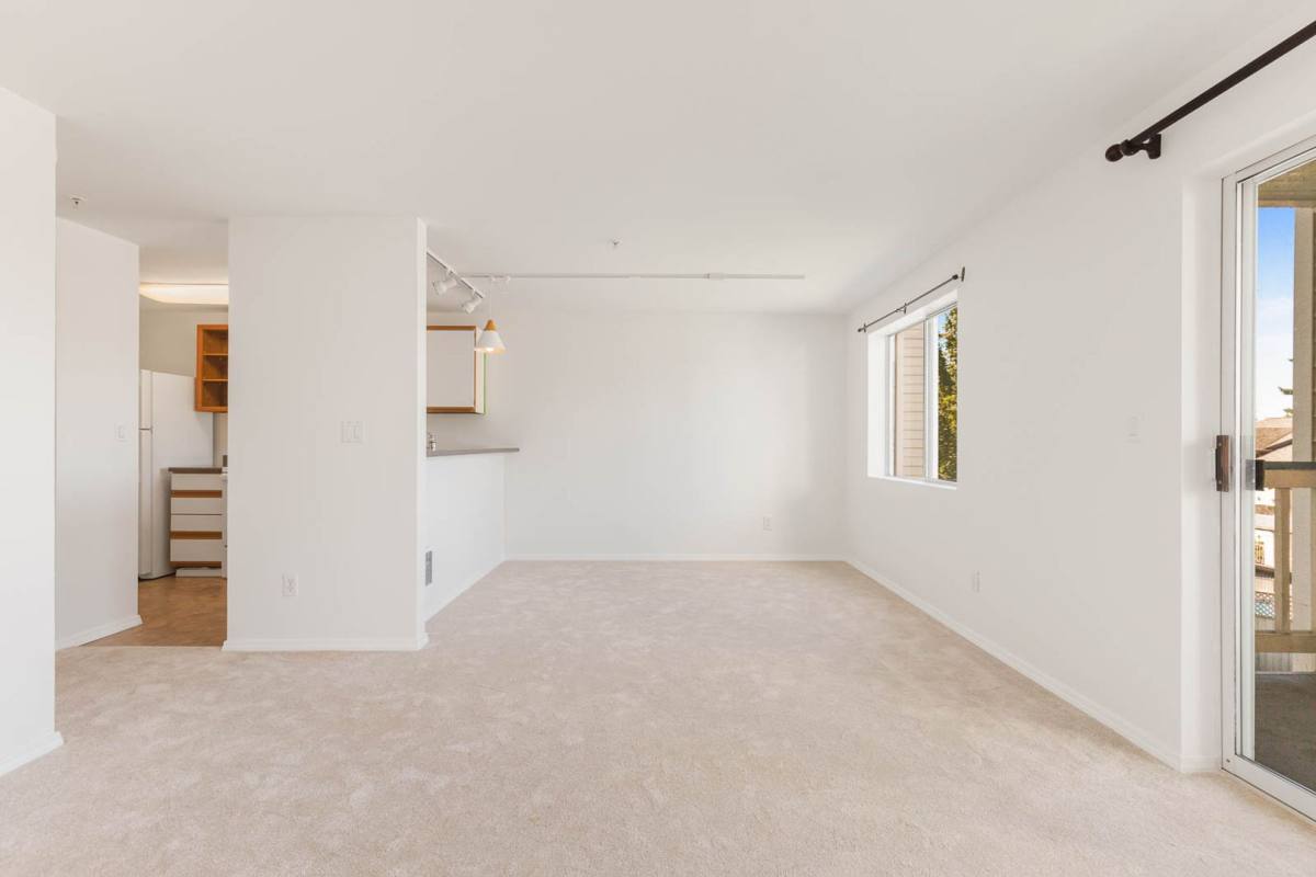 Condo for rent at 5000 Lake Washington Blvd NE #E202, Renton, WA 98056