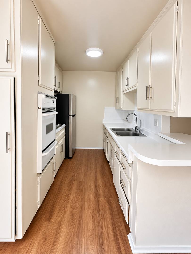 Apartment for rent at 606 E Palm Ave, Burbank, CA 91501