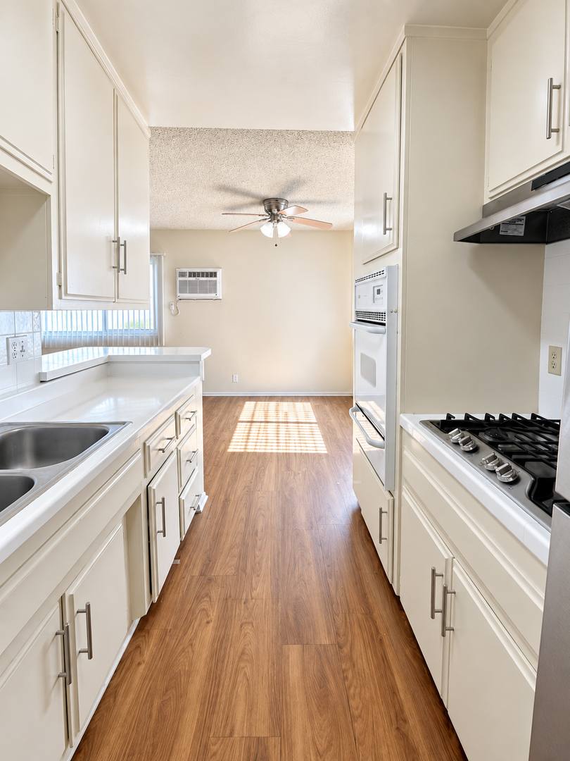 Apartment for rent at 606 E Palm Ave, Burbank, CA 91501