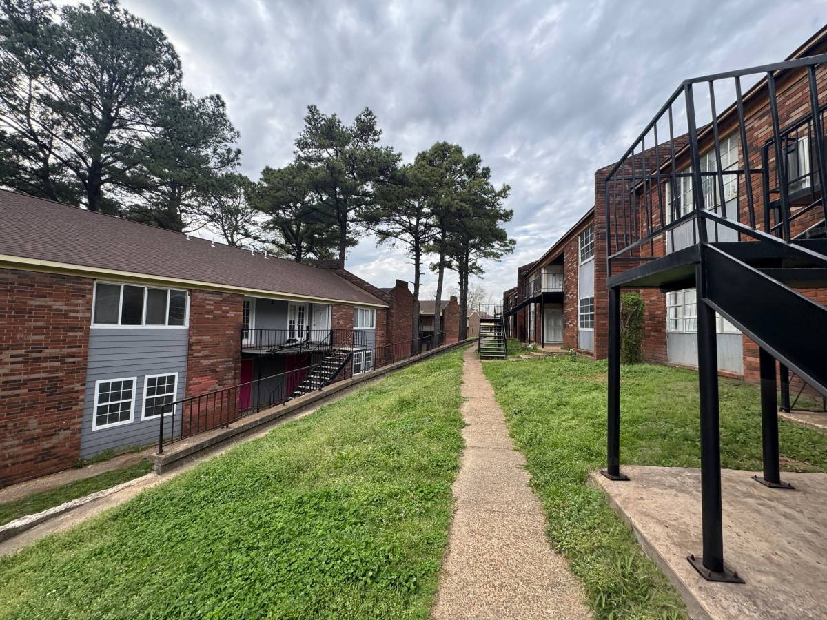 Apartment for rent at 2295 Candle Wyck Circle #2286-8, Memphis, TN 38114