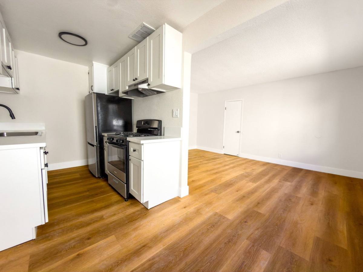 Apartment for rent at 8118 Western Ave, Los Angeles, CA 90047