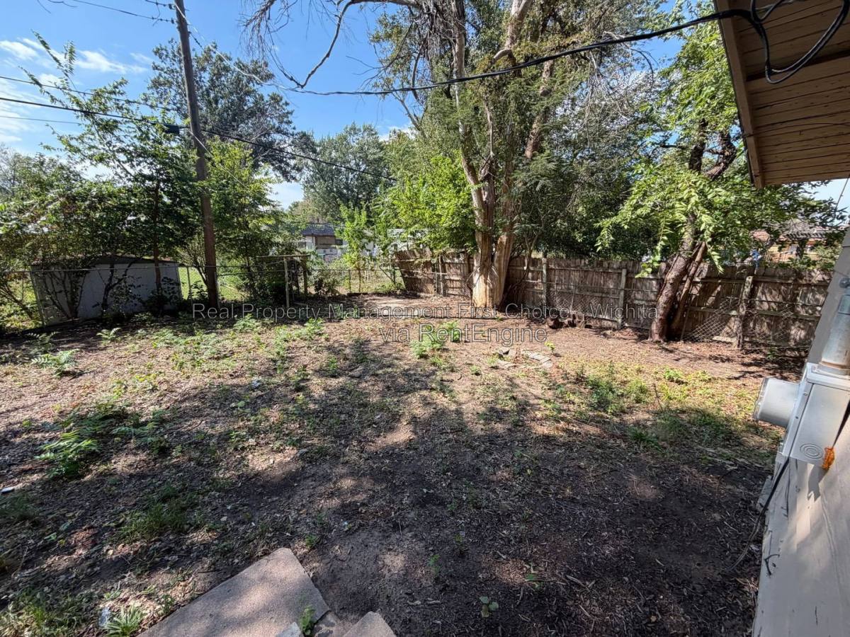 House for rent at 5301 S Madison Ave, Wichita, KS 67216