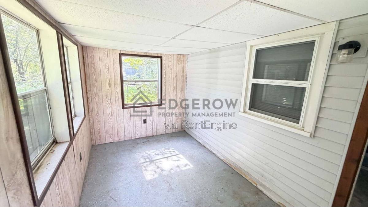 House for rent at 1354 Eastern Place NE, Grand Rapids, MI 49505
