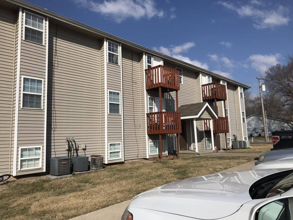 Apartment for rent at 201 N Clark St #8, Excelsior Springs, MO 64024