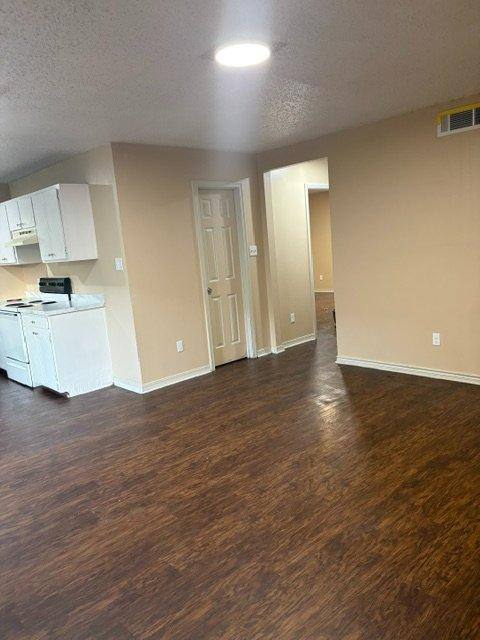Apartment for rent at 1810 Meadowgreen Dr #B, Kilgore, TX 75662