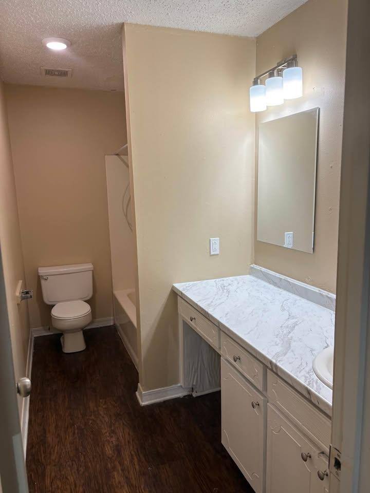 Apartment for rent at 1810 Meadowgreen Dr #B, Kilgore, TX 75662